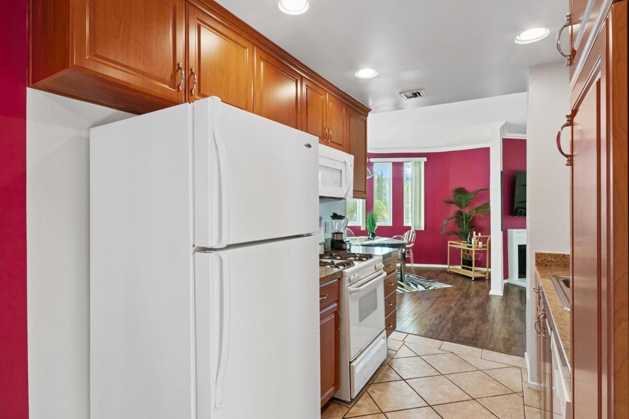 Beverly Hills Chic 2 Bed 2Bath With Patio And Parking 309 Los Angeles Esterno foto