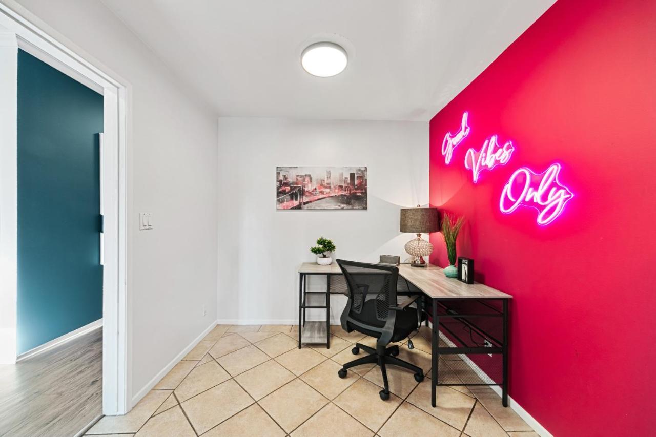 Beverly Hills Chic 2 Bed 2Bath With Patio And Parking 309 Los Angeles Esterno foto